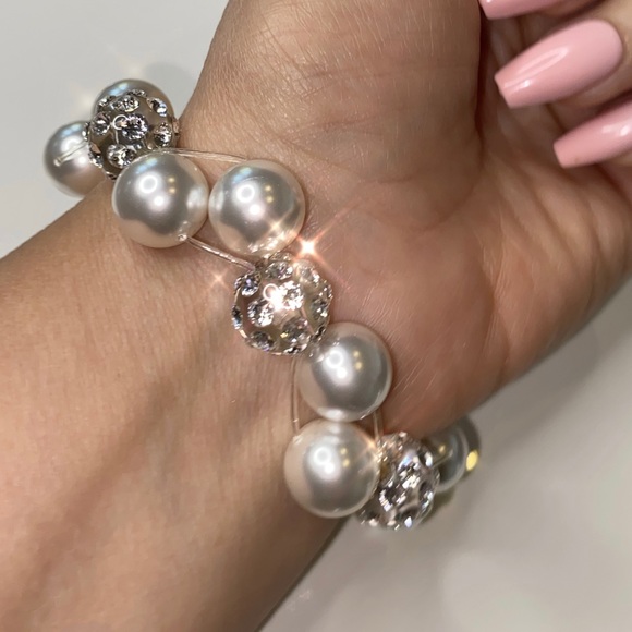 Women’s Pearl stretch bracelet with Swarovski crystals ball bracelet for wedding - Picture 1 of 13